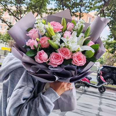 三门峡11朵戴安娜粉玫瑰百合，与你一起追逐梦想